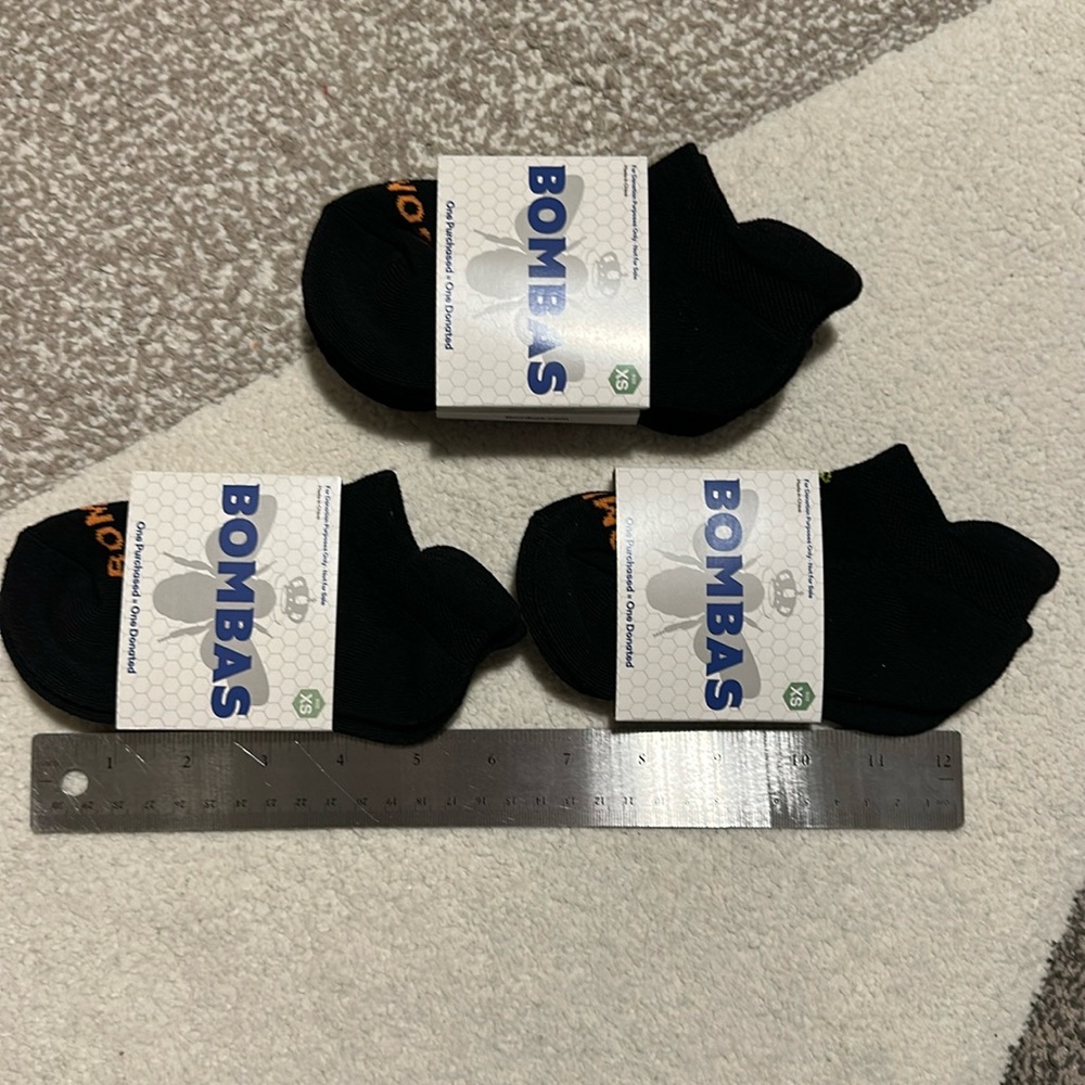 4 Pairs Bombas black ankle socks size XS